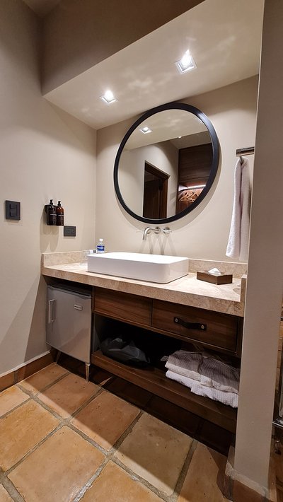 Suite Room – Vineyards and Hills View