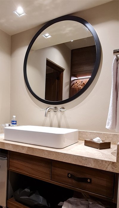 Suite Room – Vineyards and Hills View