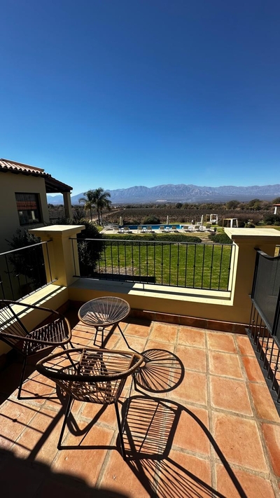 Suite Room – Vineyards and Hills View